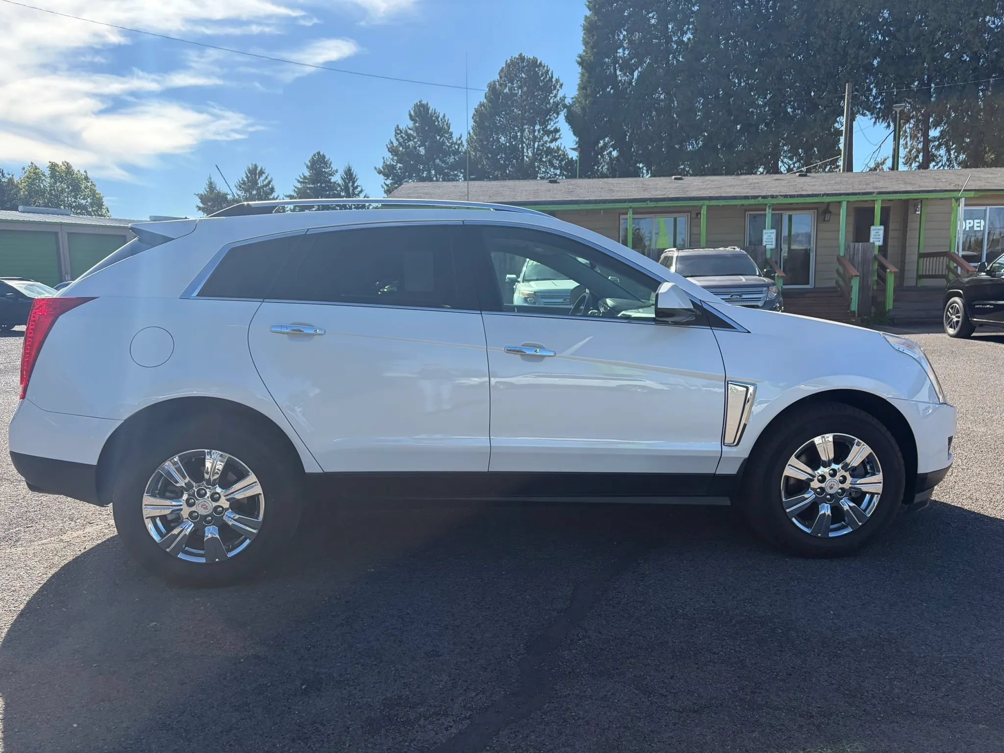 Used 2015 Cadillac SRX Luxury AWD/4WD image 8