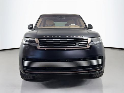 Used 2023 Land Rover Range Rover SV AWD/4WD image 2