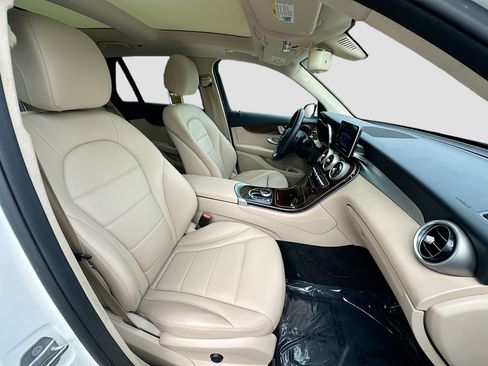 Used 2018 Mercedes-Benz GLC 300 image 32