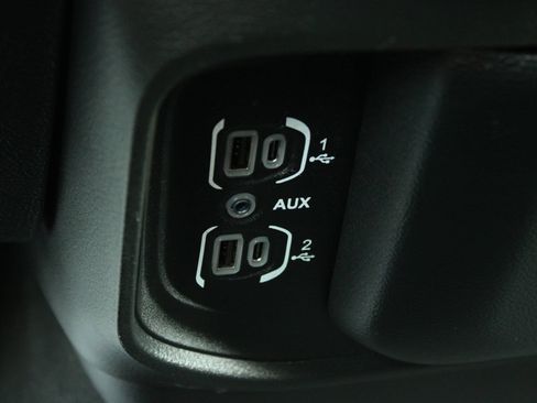 Used 2020 RAM 1500 Big Horn AWD/4WD image 39