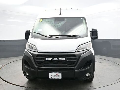 Used 2024 RAM ProMaster 2500 w/ Convenience Group FWD image 2