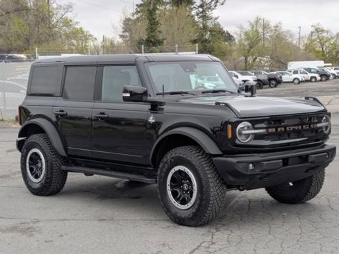 Used 2024 Ford Bronco Outer Banks w/ Sasquatch Package image 3