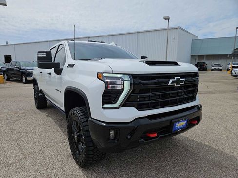 Used 2026 Chevrolet Silverado 2500 LTZ w/ Trail Boss Package AWD/4WD image 2
