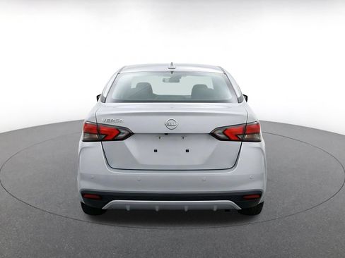 Used 2025 Nissan Versa SV FWD image 8