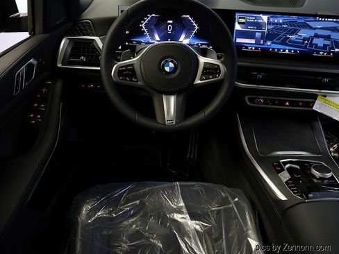 New 2026 BMW X5 xDrive40i w/ M Sport Package image 14