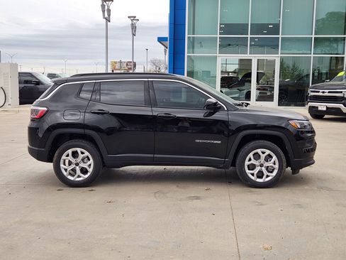 New 2026 Jeep Compass Latitude image 7