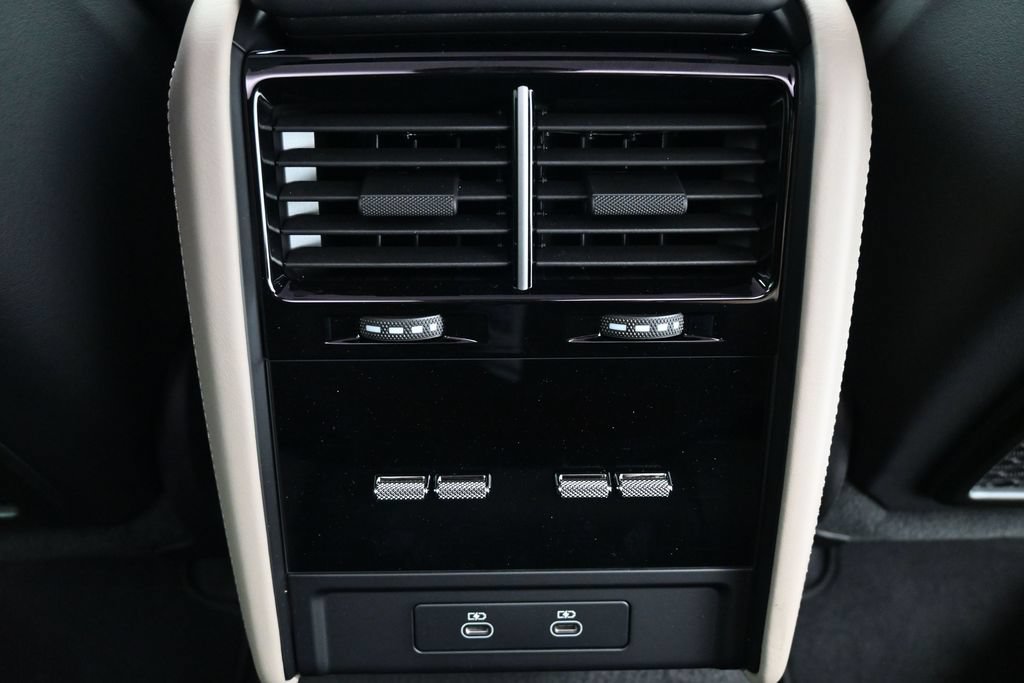 Certified 2026 Porsche Cayenne Electric AWD/4WD image 8