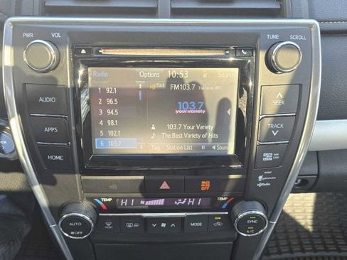 Used 2015 Toyota Camry SE w/ Moonroof Package image 21