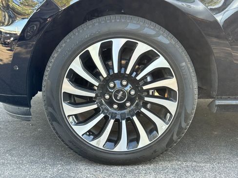 Used 2022 Lincoln Navigator L Black Label AWD/4WD image 11