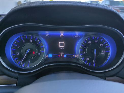 Used 2017 Chrysler 300 C Platinum w/ Safetytec Group II image 32