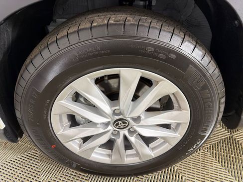 Used 2026 Toyota Corolla Cross LE image 11