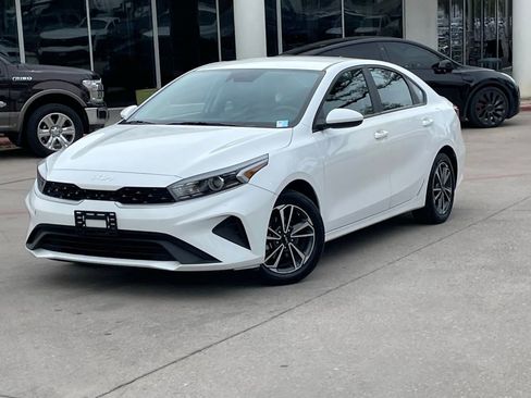 Used 2024 Kia Forte LXS image 9