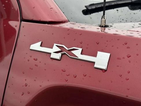 Used 2017 GMC Sierra 1500 SLT w/ SLT Preferred Package image 8