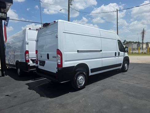 Used 2025 RAM ProMaster 2500 w/ Convenience Group FWD image 6