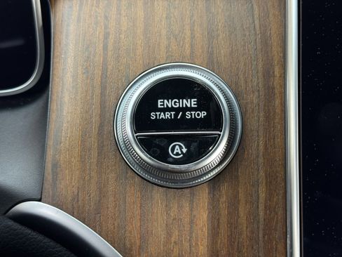 Used 2024 Mercedes-Benz GLC 300 image 25