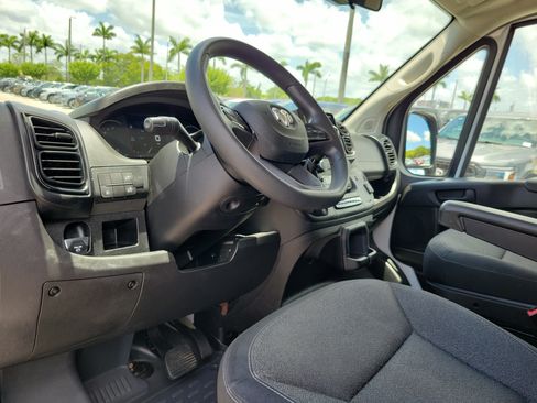Used 2025 RAM ProMaster 2500 w/ U-Haul Equipment Group FWD image 9