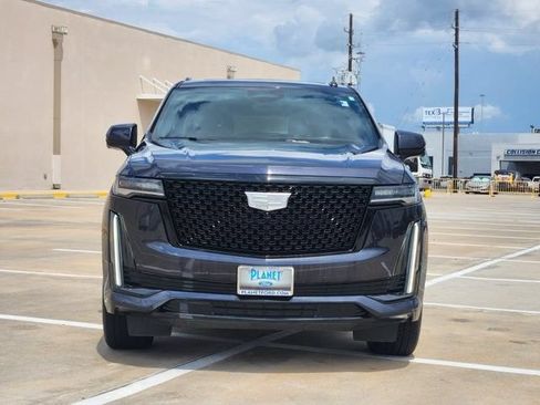 Used 2023 Cadillac Escalade Premium Luxury RWD image 2