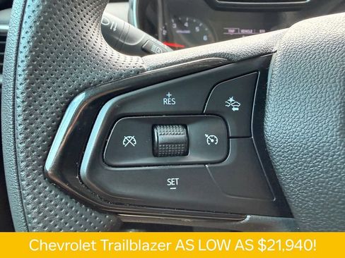 Used 2023 Chevrolet TrailBlazer LT FWD image 22