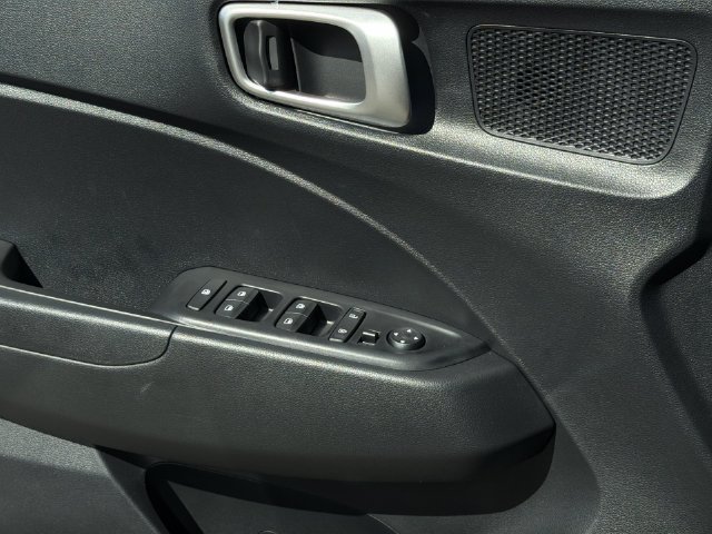 Used 2026 Hyundai Venue SEL FWD image 33