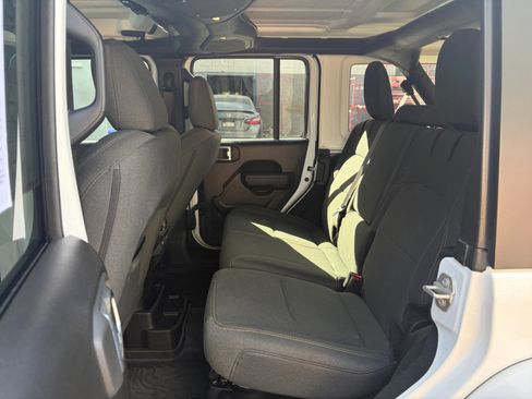Used 2024 Jeep Wrangler Unlimited w/ Convenience Group AWD/4WD image 23