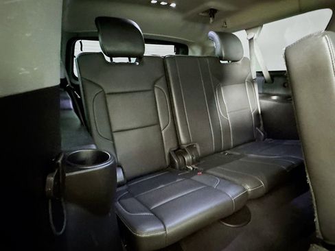 Used 2019 GMC Yukon XL SLT w/ Open Road Package RWD image 35