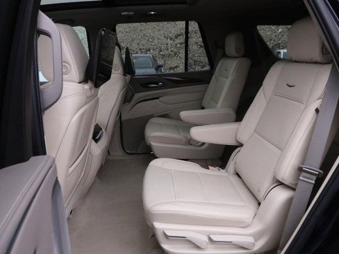 Used 2024 Cadillac Escalade Sport Platinum w/ LPO, ONYX Package image 11