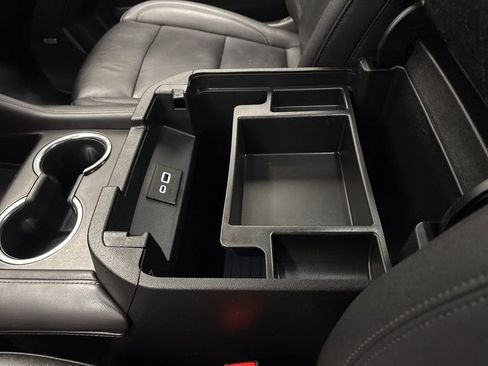 Used 2024 Chevrolet Suburban LT image 16