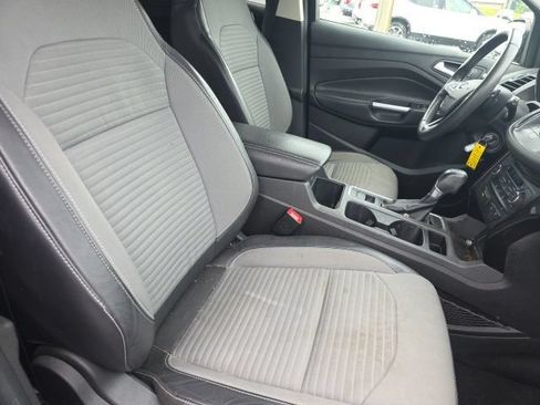Used 2017 Ford Escape SE w/ Equipment Group 201A FWD image 14