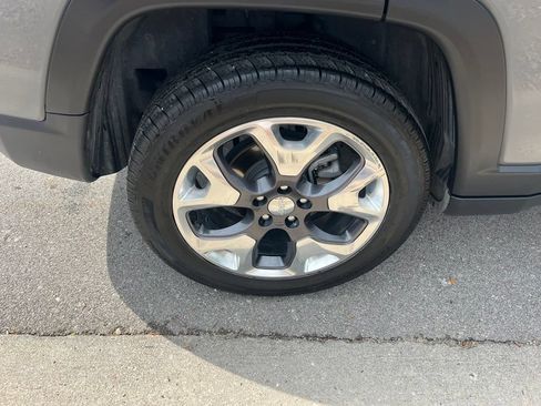 Used 2020 Jeep Compass Limited AWD/4WD image 10