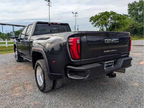 Used 2024 GMC Sierra 3500 Denali Ultimate AWD/4WD image 9