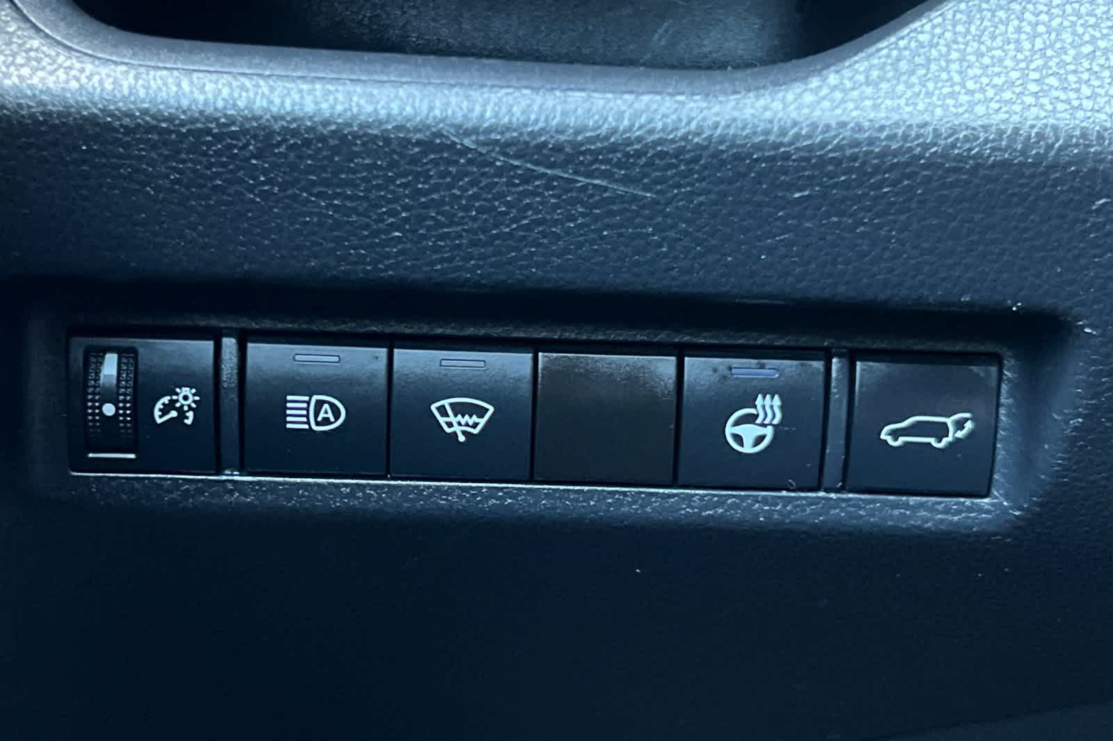 Used 2022 Toyota RAV4 SE w/ Convenience Package AWD/4WD image 30