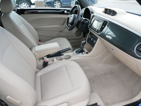 Used 2015 Volkswagen Beetle R-Line image 11