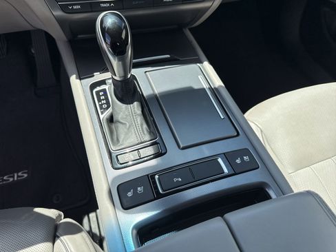 Used 2015 Hyundai Genesis 5.0 RWD image 23