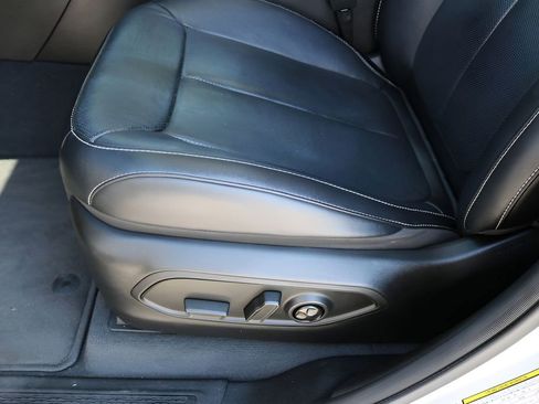 Used 2022 Jeep Grand Cherokee Limited 4xe w/ Luxury Tech Group II image 14