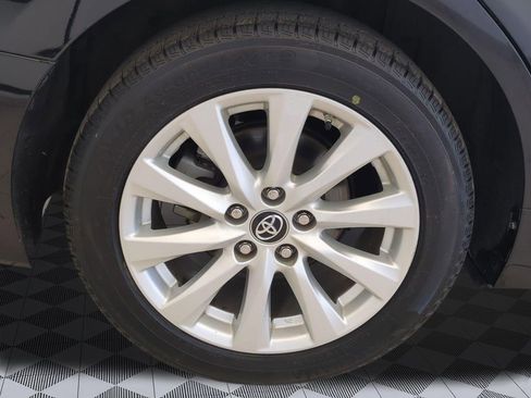 Used 2019 Toyota Camry FWD image 29