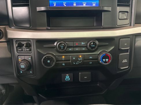 Used 2025 Ford F350 XLT w/ FX4 Off-Road Package image 26