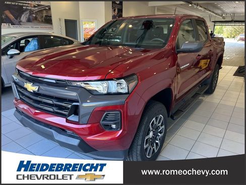 Used 2023 Chevrolet Colorado LT w/ LT Convenience Package AWD/4WD image 6