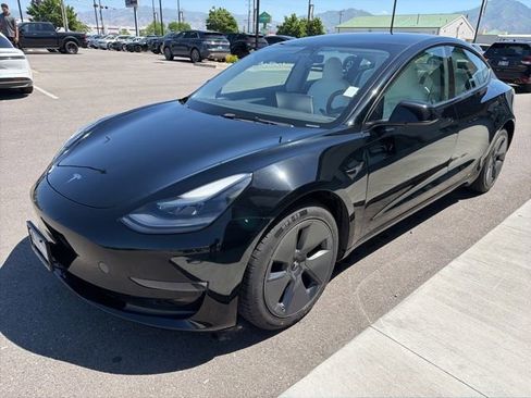 Used 2022 Tesla Model 3 Long Range AWD/4WD image 3