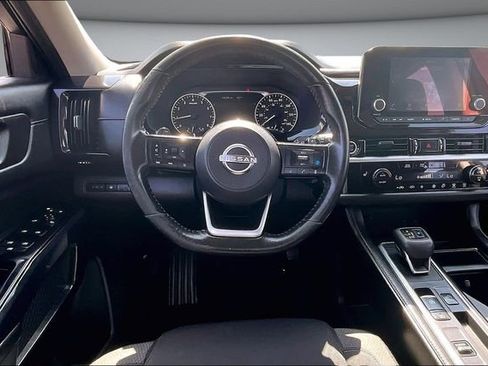 Certified 2022 Nissan Pathfinder SV FWD image 8