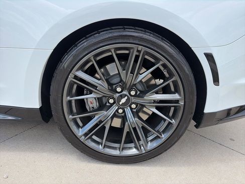 Used 2019 Chevrolet Camaro ZL1 RWD image 19