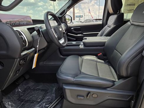 New 2026 Ford Expedition Platinum w/ Stealth Appearance Package AWD/4WD image 5