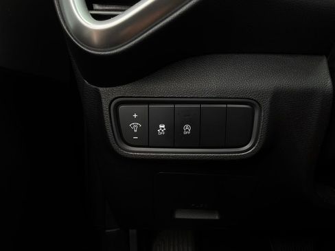 Used 2025 Kia Soul LX w/ LX Technology Package FWD image 20