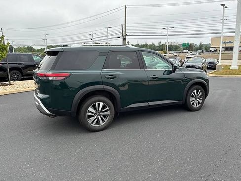 Used 2025 Nissan Pathfinder SL AWD/4WD image 7