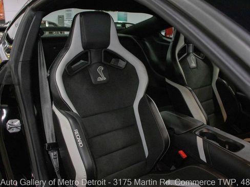 Used 2020 Ford Mustang Shelby GT500 w/ Carbon Fiber Track Pack RWD image 40