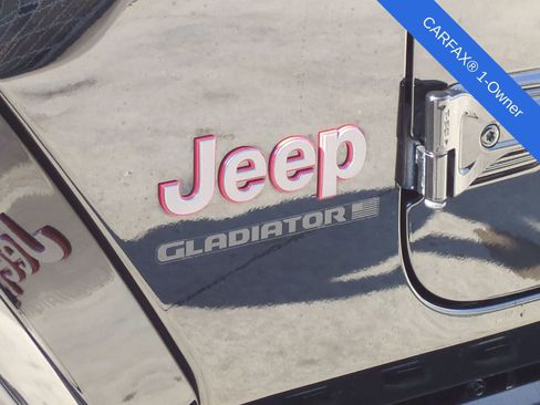Used 2023 Jeep Gladiator Rubicon w/ Cold Weather Group image 14