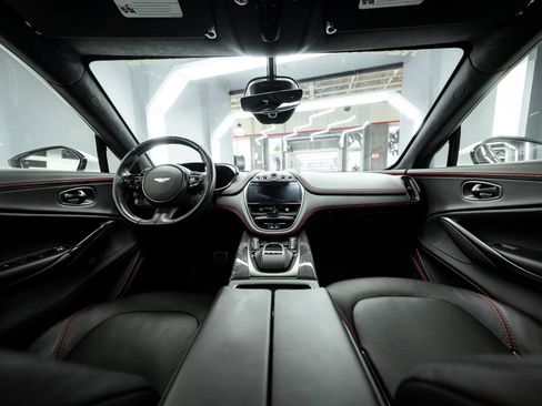 Used 2021 Aston Martin DBX AWD/4WD image 25