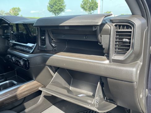 Used 2023 Chevrolet Silverado 1500 RST AWD/4WD image 40