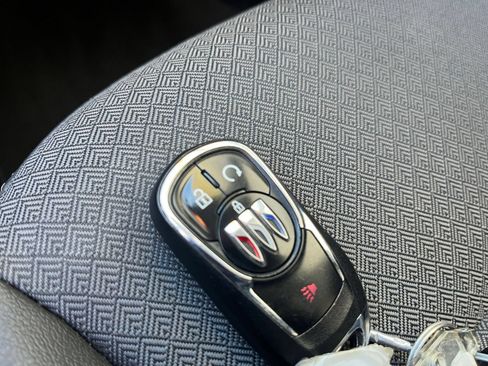 Used 2025 Buick Encore GX Preferred FWD image 22