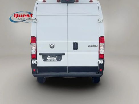 Used 2025 RAM ProMaster 2500 w/ Convenience Group FWD image 4