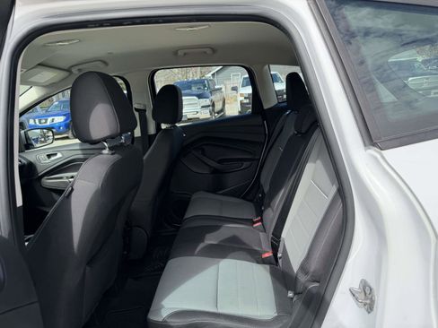 Used 2014 Ford C-MAX SE w/ Equipment Group 202A FWD image 9